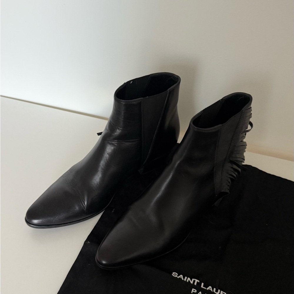 Saint Laurent Sleek Black Leather Boots
